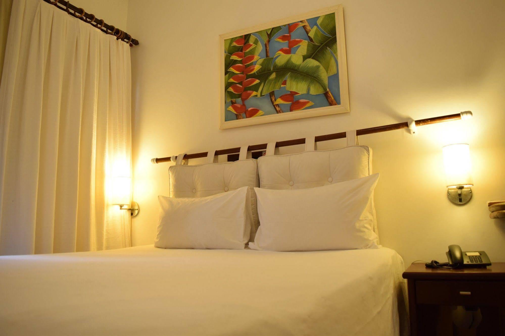 Hotel Pousada Encanto De Itapoan Salvador Exterior photo